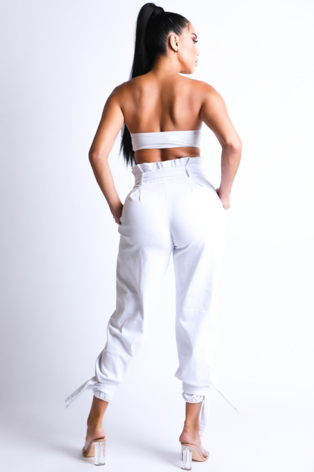 Nomi